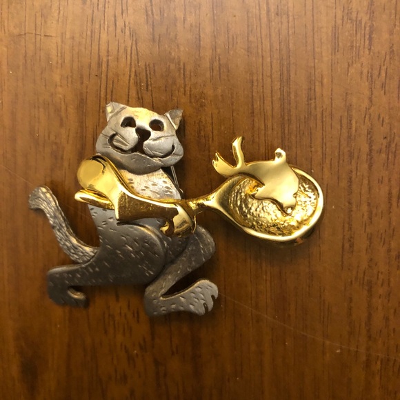 Vintage Ultra Craft Cat Pin Frying Pan Plus Cat on Saxophone Brooch LOT OF 2 - Picture 2 of 9